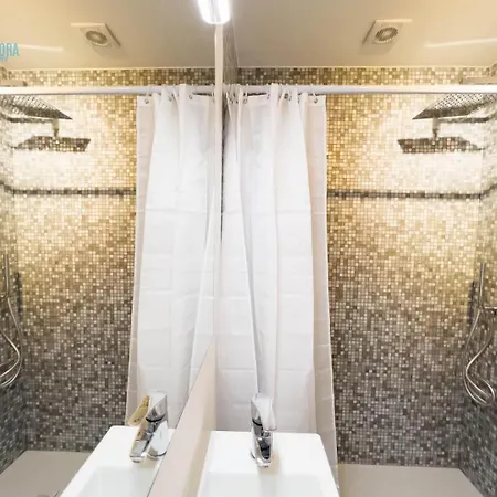 Basovizza 3 Alessandro Tirabora Short Rent *