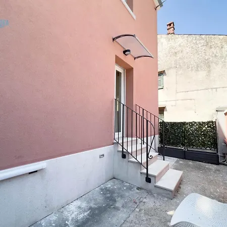 Basovizza 3 Alessandro Tirabora Short Rent Villa Opicina